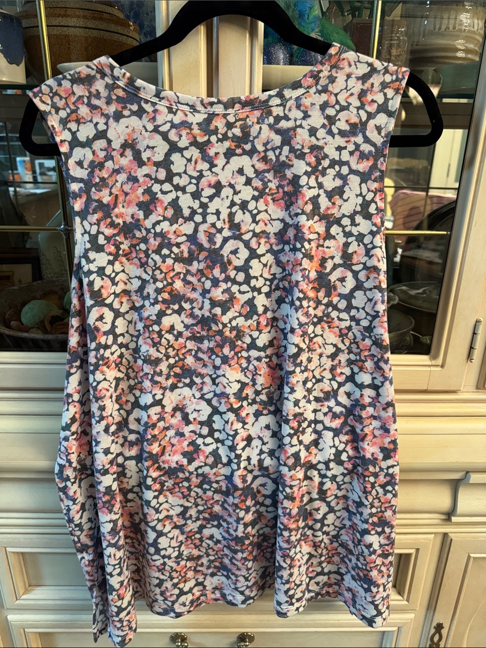 Old Navy Abstract Floral Active Ultralite Go-Dry Tank Top - Pink & Gray - Picture 4 of 4